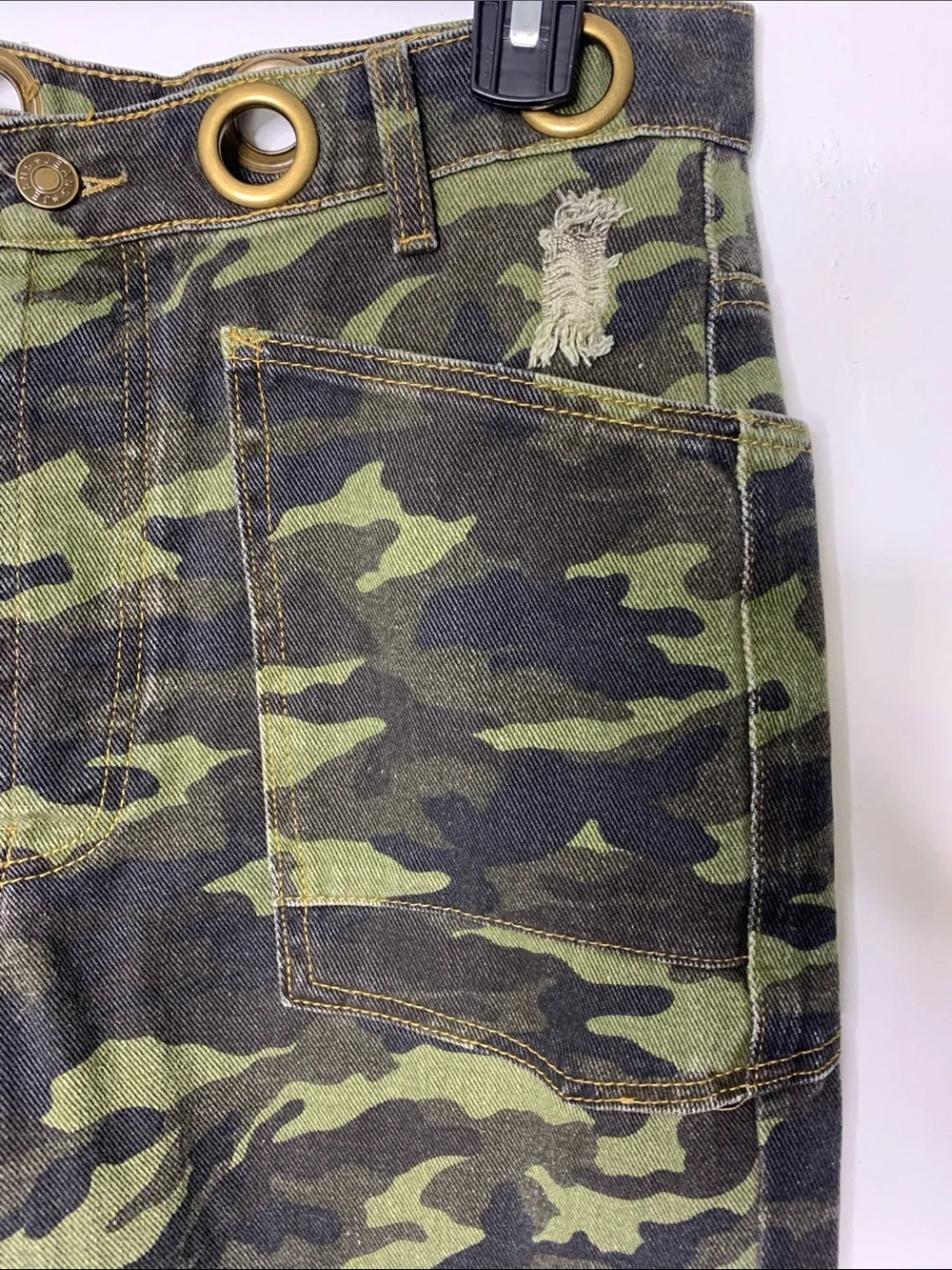 BiBi Olive Green Camo Wide-Leg Barrel size small